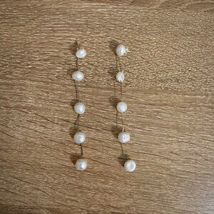 Worn once, pearl drop earings